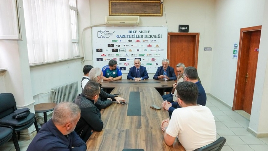 Başkanı Metin, Rize Aktif Gazeteciler Derneği’ni ziyaret etti.